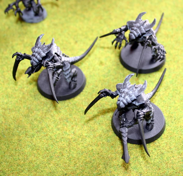 Tyranid Warriors start to attack.
