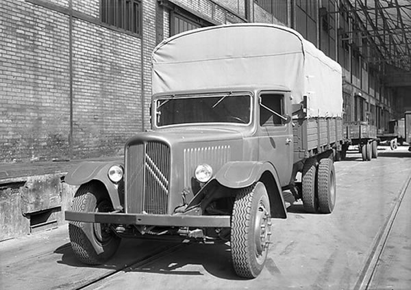 Citroen Civilian 4,500kg Truck with Canopy