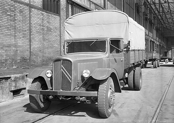 Citroen Civilian 4,500kg Truck with Canopy