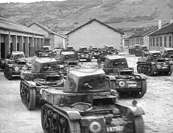 French Renault AMR-35